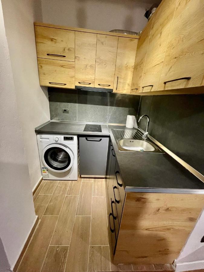 Keon Superb Studio Apartament تيرانا المظهر الخارجي الصورة
