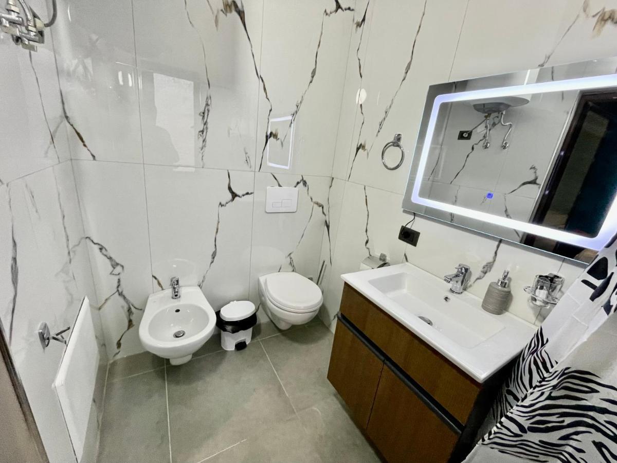 Keon Superb Studio Apartament تيرانا المظهر الخارجي الصورة