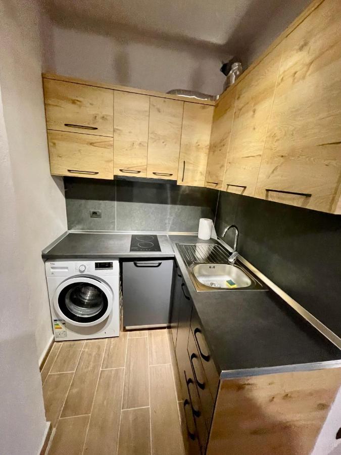 Keon Superb Studio Apartament تيرانا المظهر الخارجي الصورة