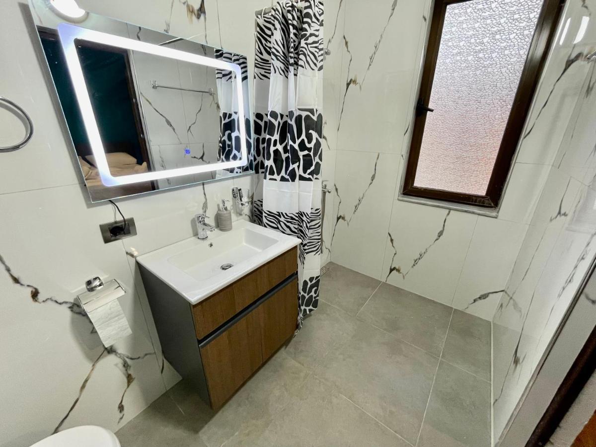 Keon Superb Studio Apartament تيرانا المظهر الخارجي الصورة