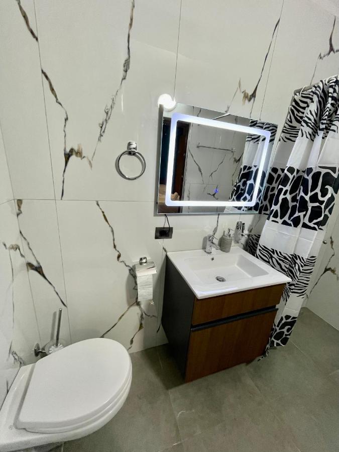 Keon Superb Studio Apartament تيرانا المظهر الخارجي الصورة